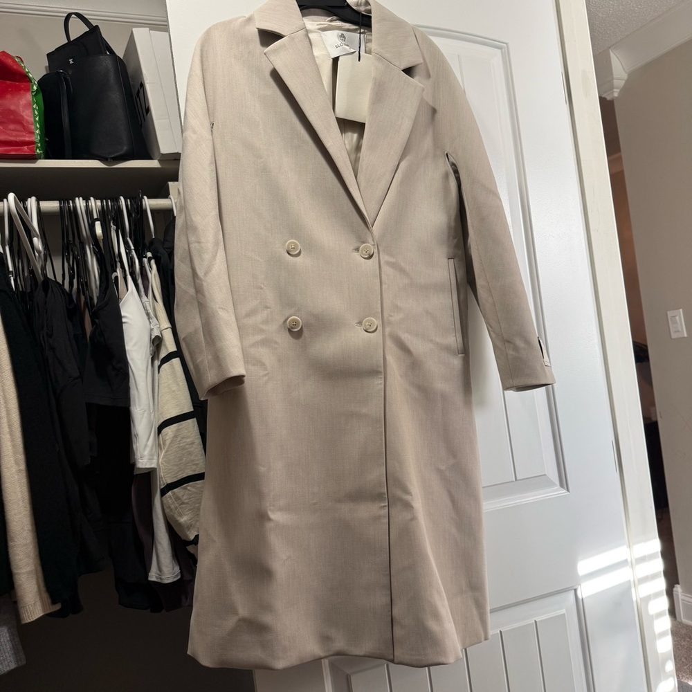 aritzia babaton slouch coat in heather matte pearl